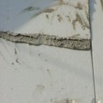 Hőhidas hőszigetelő rendszer a lapok közé kent ragasztó miatt